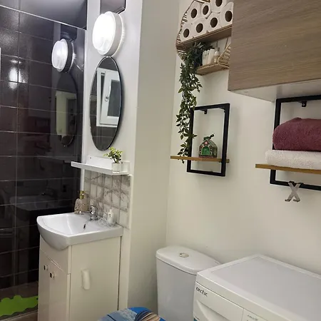 Feel Like Apartment